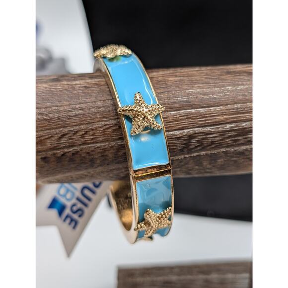 Light Blue Enamel Gold Tone Star Fish Hinged Clamper Style Bangle Bracelet - Picture 1 of 3